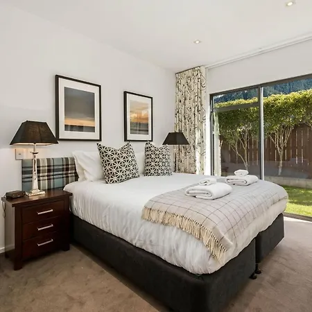 Central Queenstown 3-Bed Villa By Staysouth